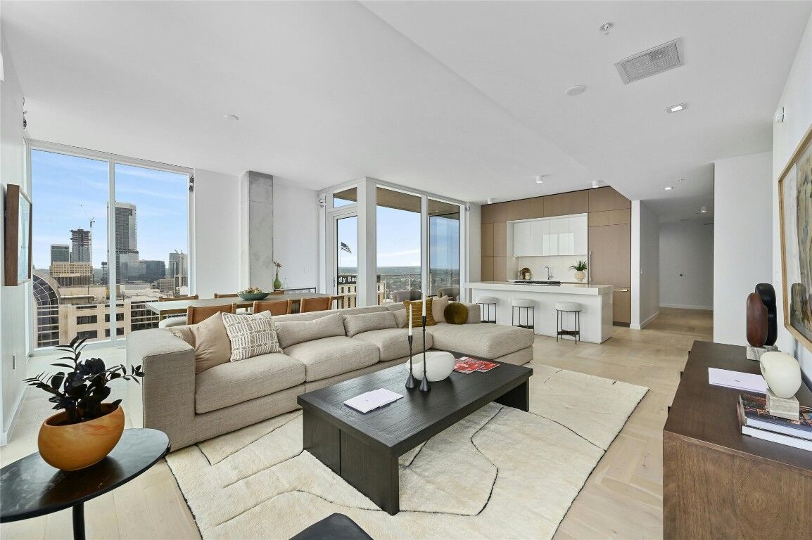 Property Photo: 313 W 17th Street 1807 TX 78701