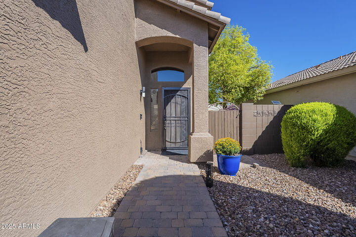 Property Photo:  4718 E Silverwood Drive  AZ 85048 