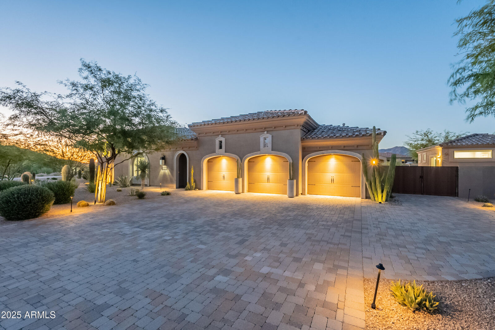 Property Photo: 8512 E Eagle Claw Drive AZ 85266