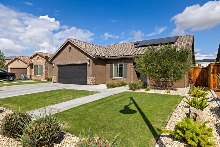 Property Photo: 9410 Laurel Ridge Lane CA 93263