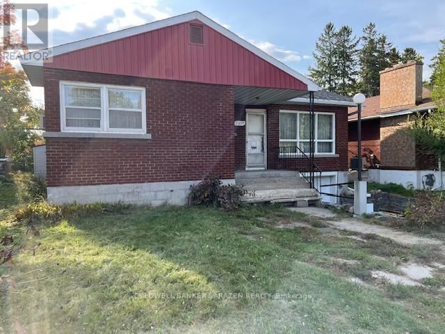 Property Photo: 1274 Woodroffe Avenue ON K2C 2T6
