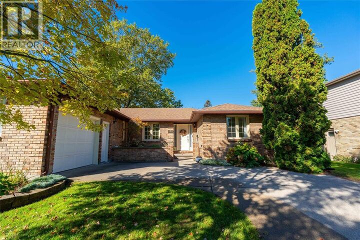 Property Photo:  639 Esser Crescent  ON N7S 5J1 