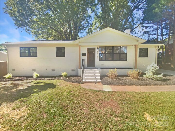 3249 Harrow Place  Charlotte NC 28205 photo