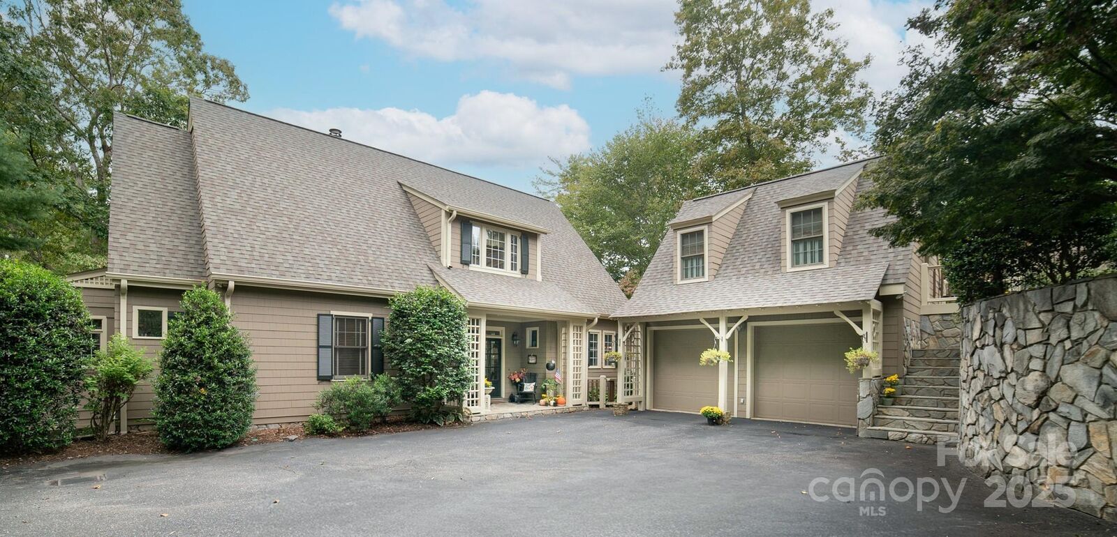 Property Photo:  1513 Brentwood Place  NC 28655 