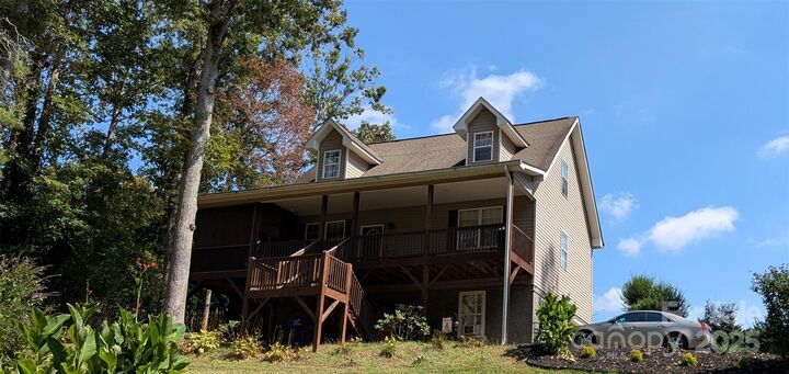 Property Photo:  4 Carter Hill Drive  NC 28748 