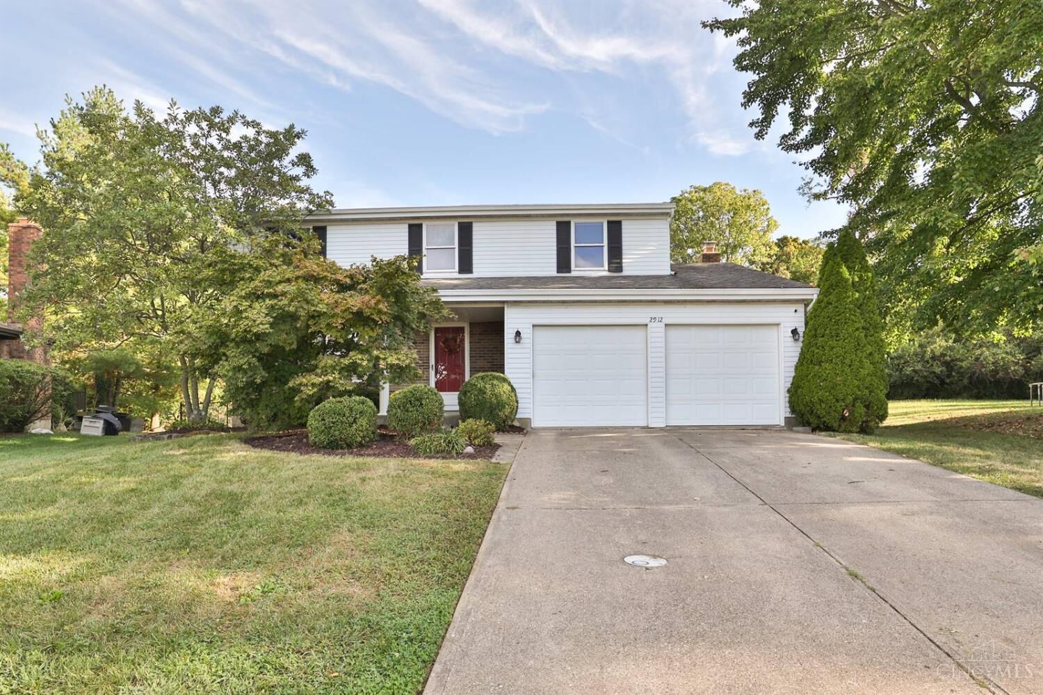 Property Photo:  2912 Orchardknoll Court  OH 45239 