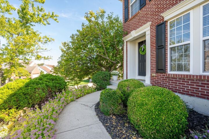 Property Photo:  5556 Sarahs Oak Drive  OH 45248 