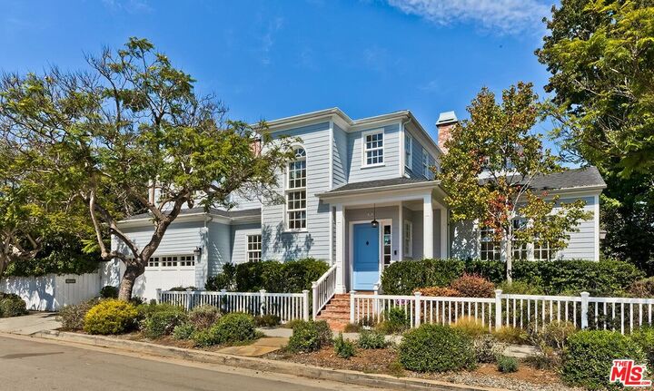Property Photo:  701 El Medio Ave  CA 90272 