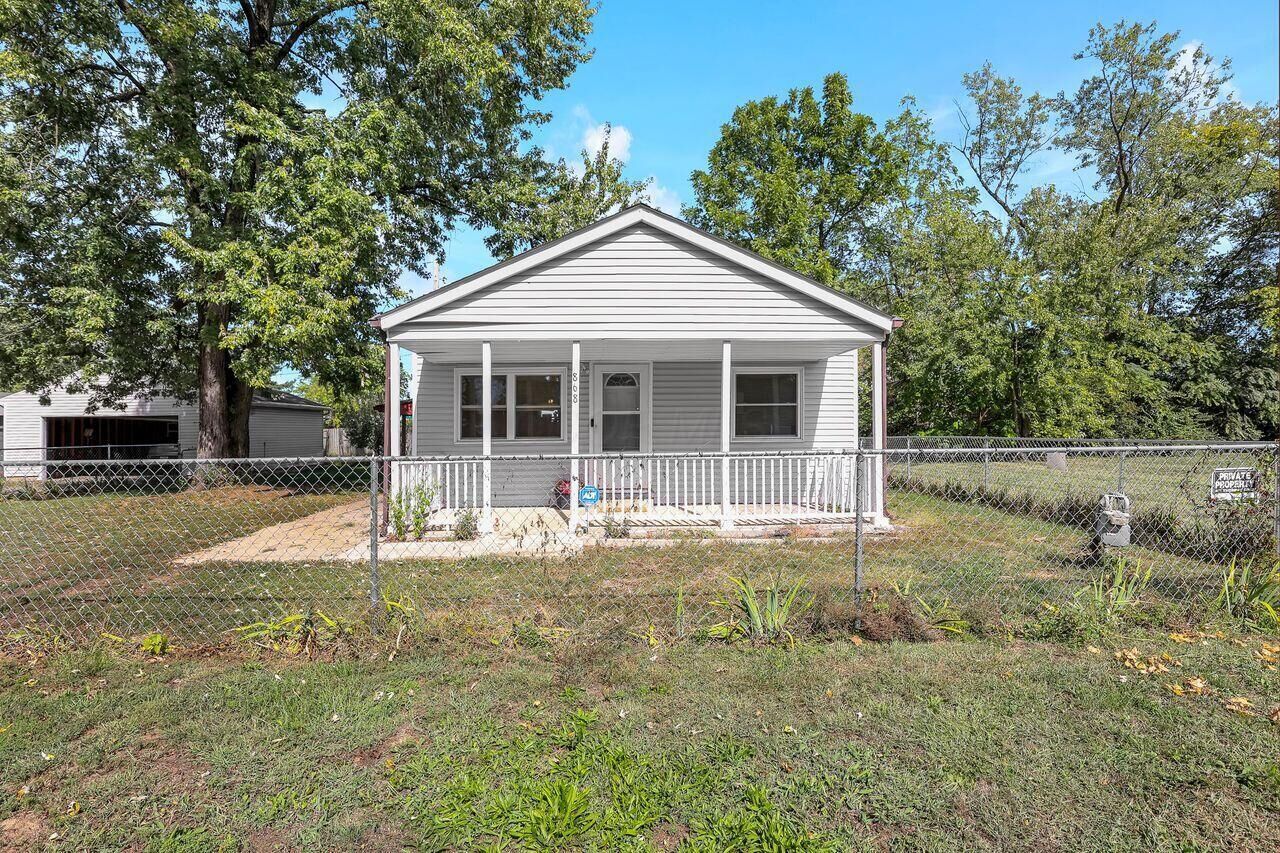 Property Photo: 868 Lawndale Avenue OH 43207