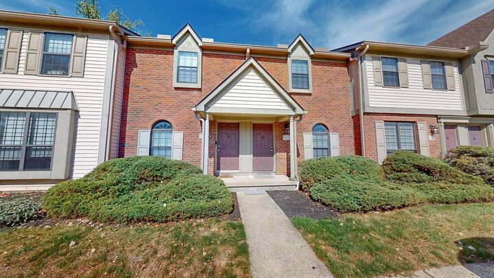 5273 Brandy Oaks Lane  Columbus OH 43220 photo