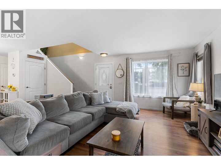 Property Photo:  613 Sutherland Avenue  BC V1Y 5X3 