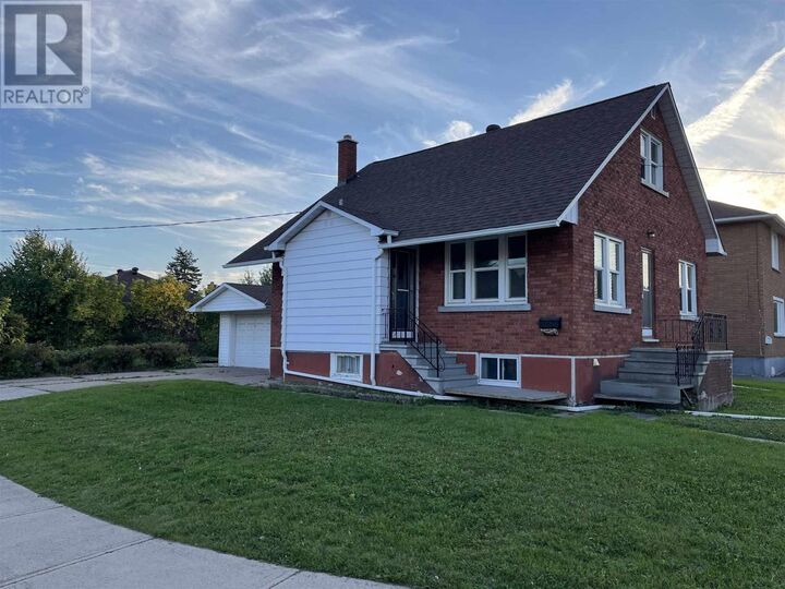 Photo de la propriété:  175 Henrietta Ave  ON P6C 2A2 