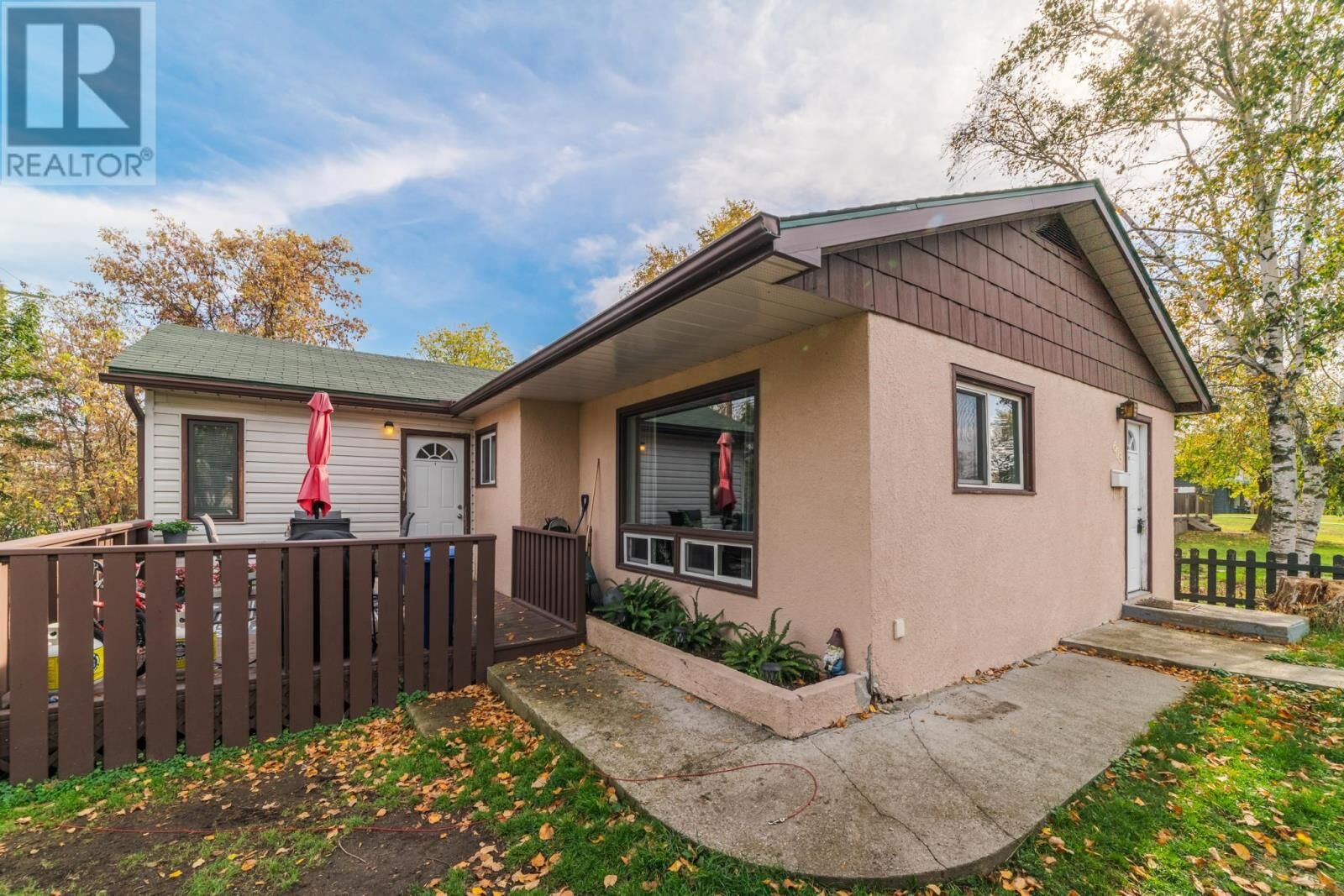 Property Photo: 603 Sixth Ave S ON P9N 2C7
