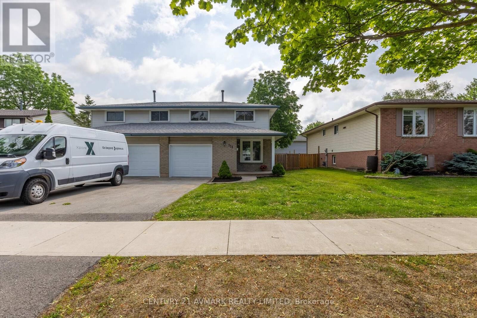 Photo de la propriété: 111 Northgate Drive ON L3C 5Y3