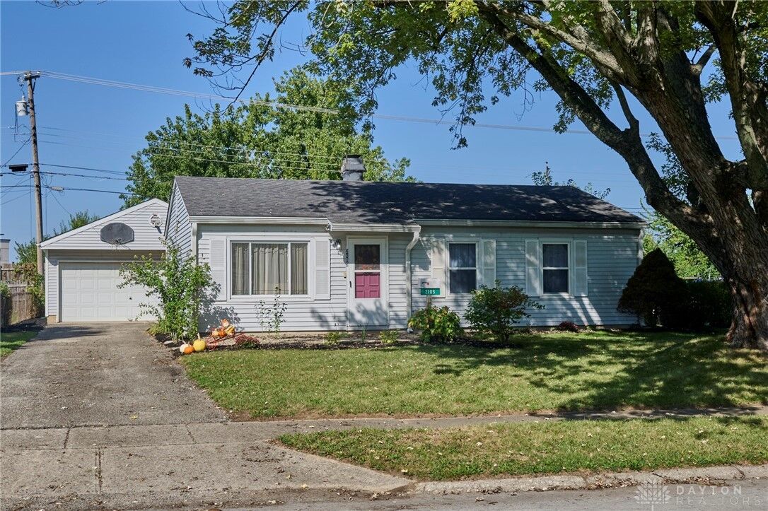 Property Photo: 2105 Drake Drive OH 45385