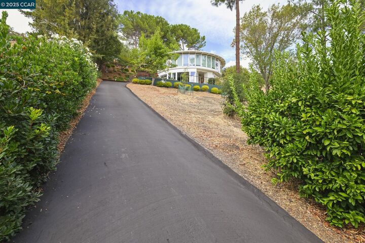 Property Photo:  1874 Meadow Ln  CA 94595 