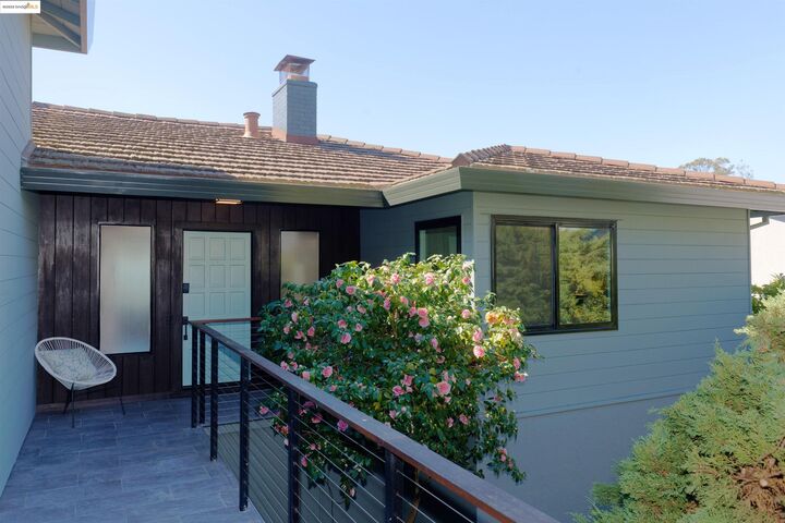 Property Photo:  2093 Braemar Rd  CA 94602 