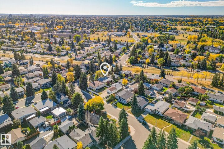 Property Photo: 4312 117 Street NW AB T6J 1T8