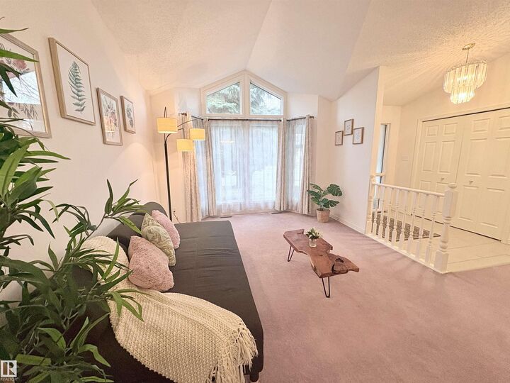 Photo de la propriété: 75 Woodside Crescent AB T7X 3E6