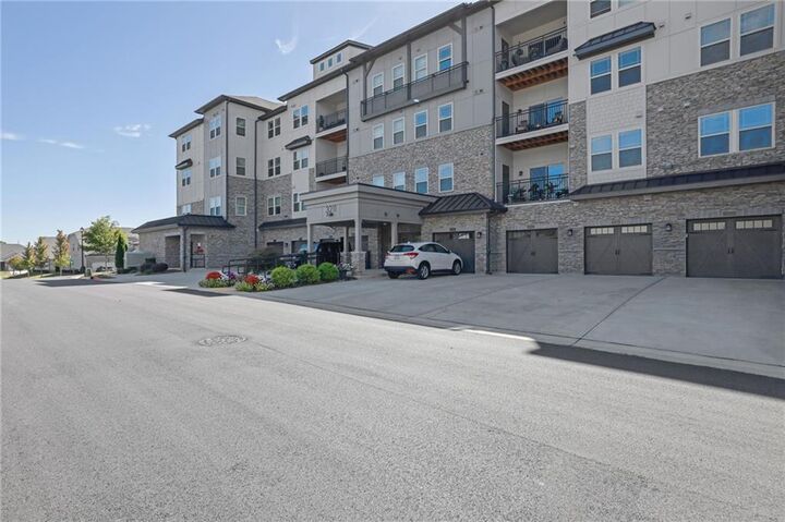 Property Photo: 3211 Orwell Way 4404 GA 30041