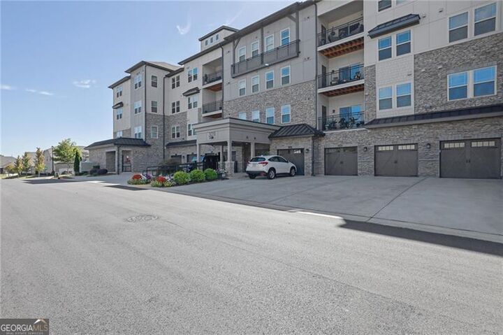 Property Photo: 3211 Orwell Way 4404 GA 30041