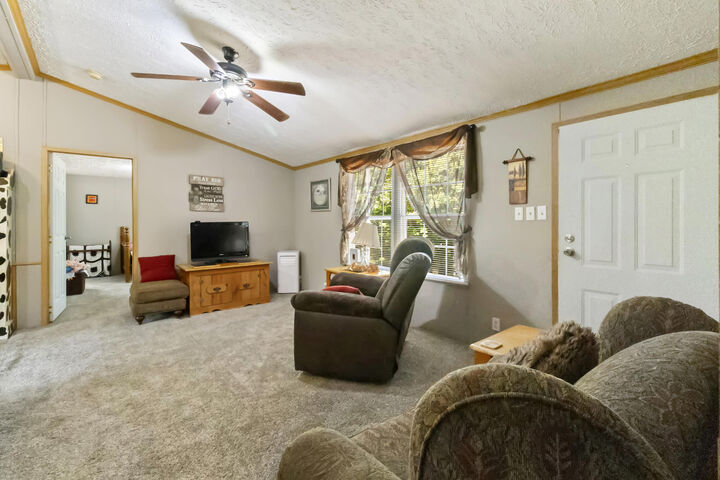 Property Photo:  204 County Road 906  TN 37331 