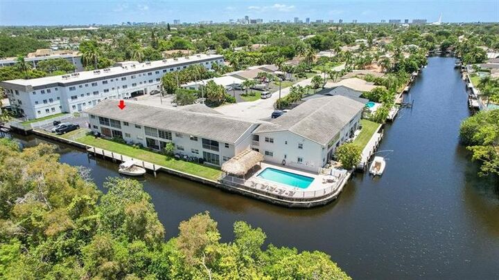 Property Photo: 1400 NE 55th St 208 FL 33334