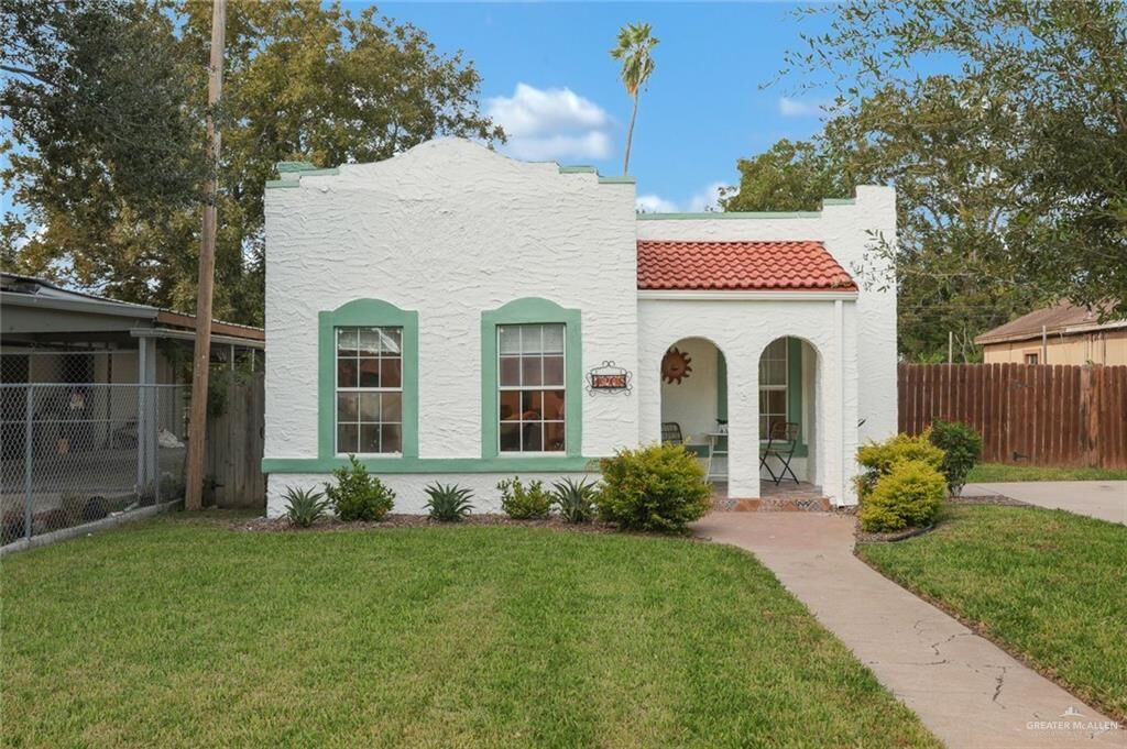 Property Photo: 1208 W Maple Avenue TX 78501