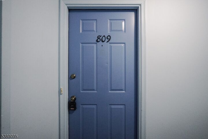 Property Photo:  809 Woodhaven Dr  NJ 08817 