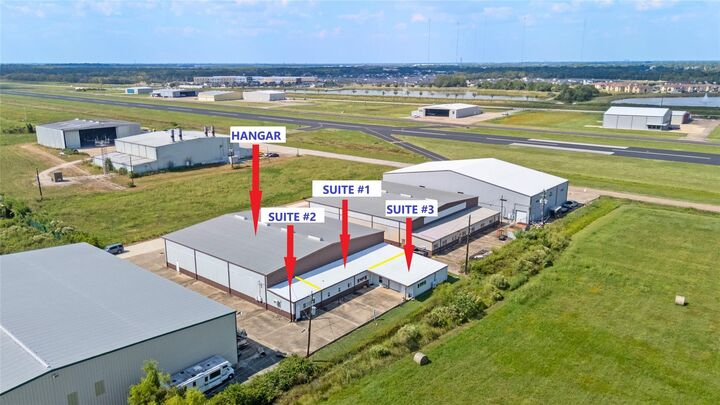 Property Photo: 5519 W Arcola Airport TX 77583