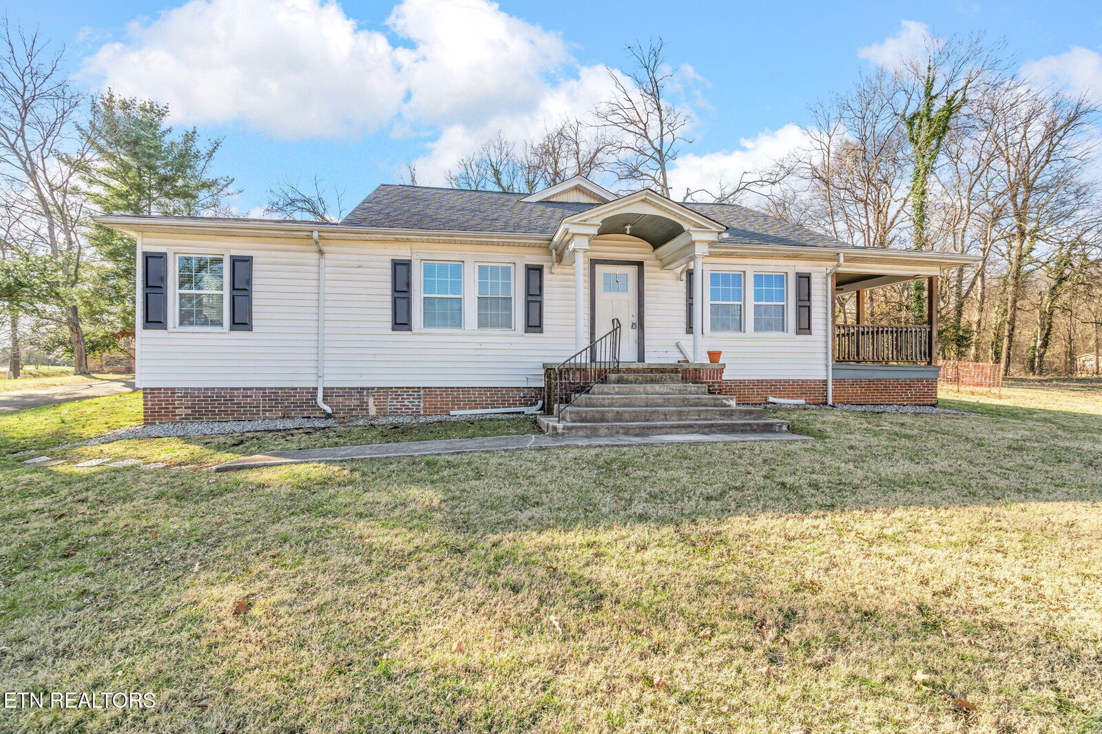 Property Photo:  920 Oak Grove Lane  TN 37919 