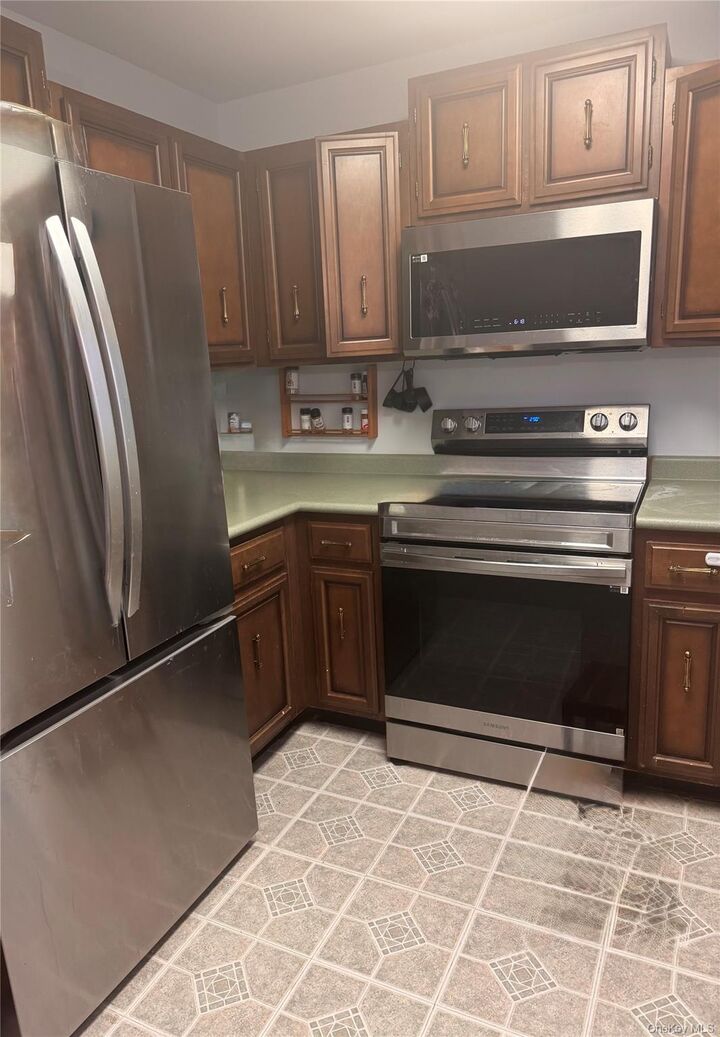 Property Photo:  660 Sierra Vista Lane  NY 10989 