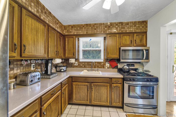 Property Photo:  3 Shelley Road  NY 12603 