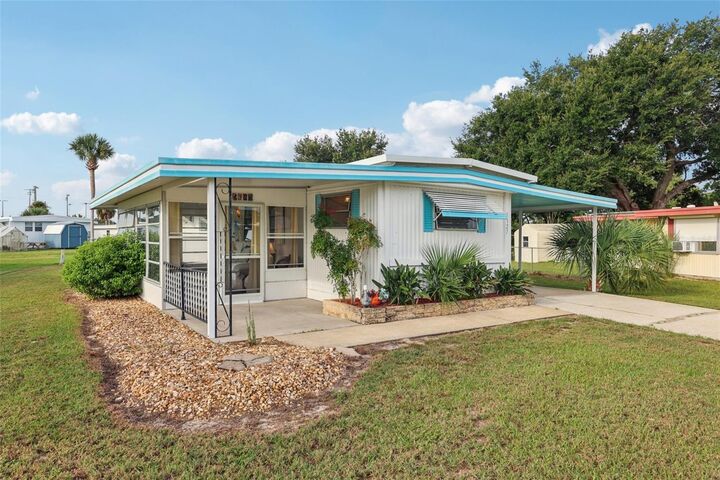 Property Photo: 1127 Belmont Circle FL 32778