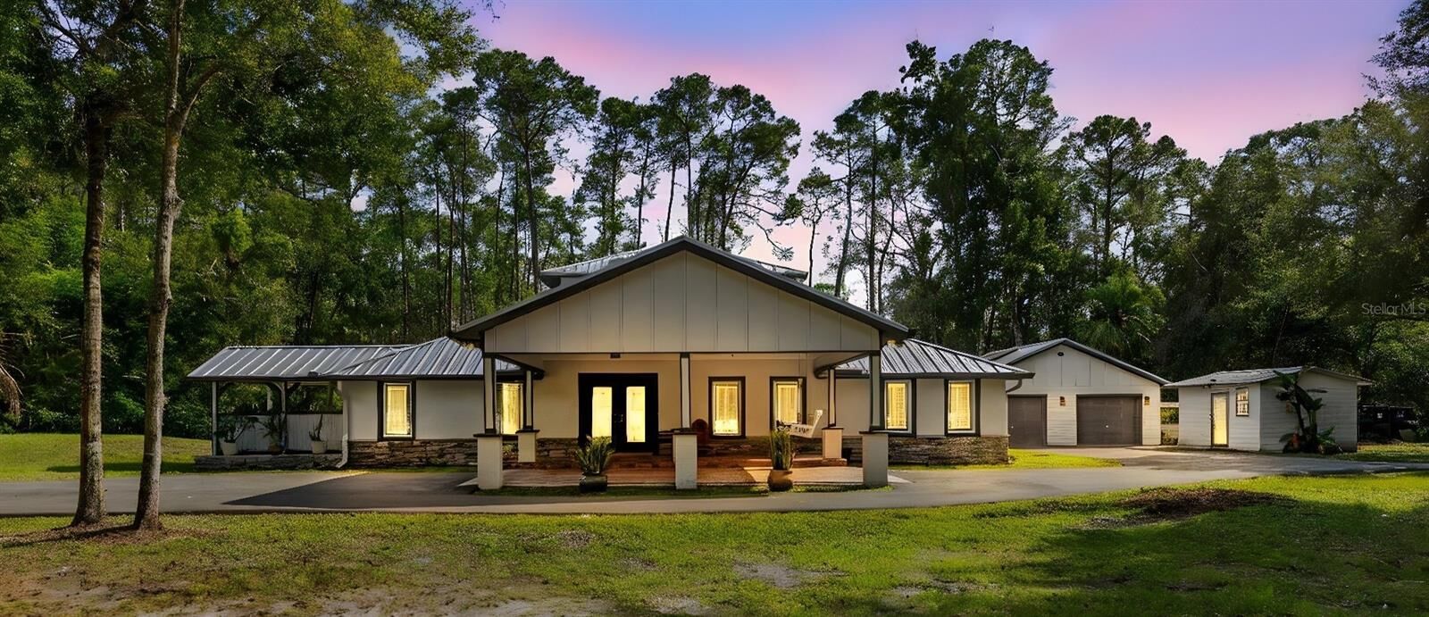 Property Photo:  28042 Lindenhurst Drive  FL 33544 