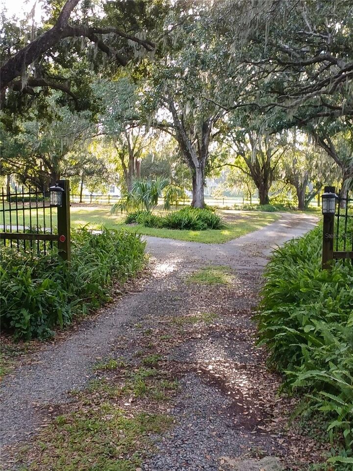 Property Photo: 5151 Shakespeare Drive FL 33527