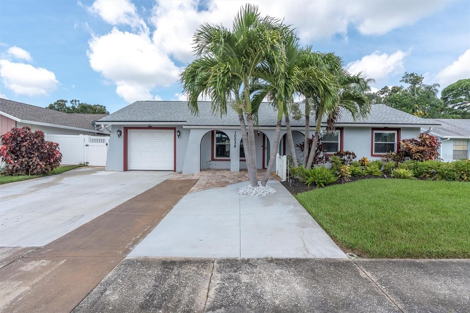 Property Photo: 10038 84th Street FL 33777