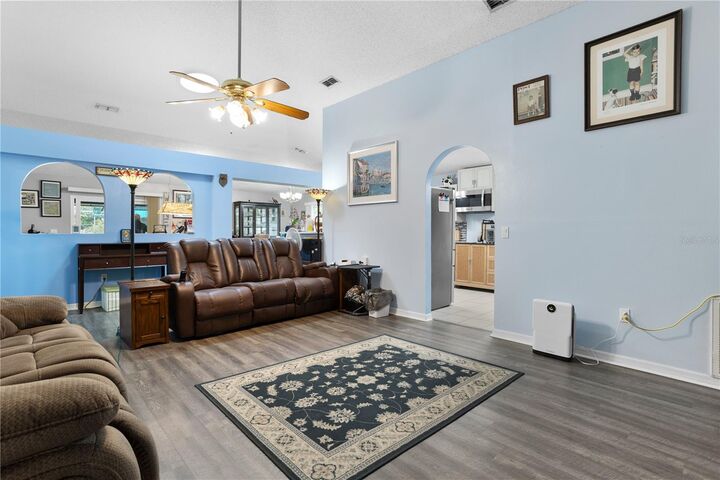 Property Photo:  127 Pine Isle Drive  FL 32773