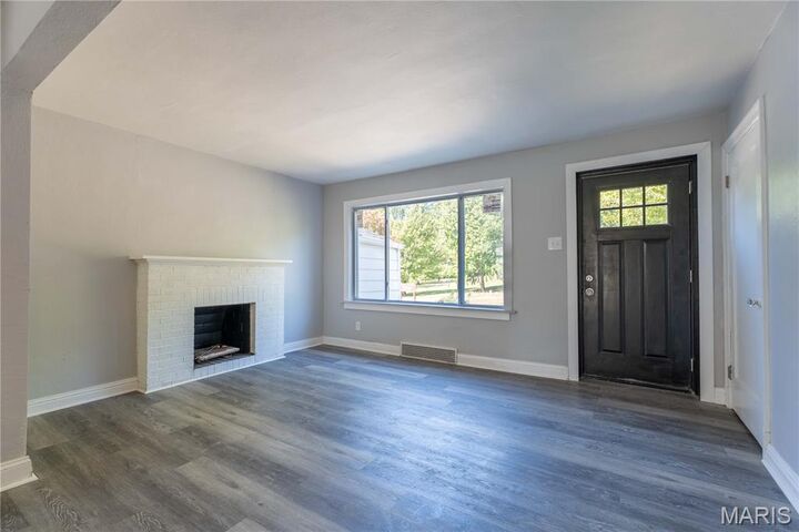 Property Photo:  206 Thoroughman Avenue  MO 63135 