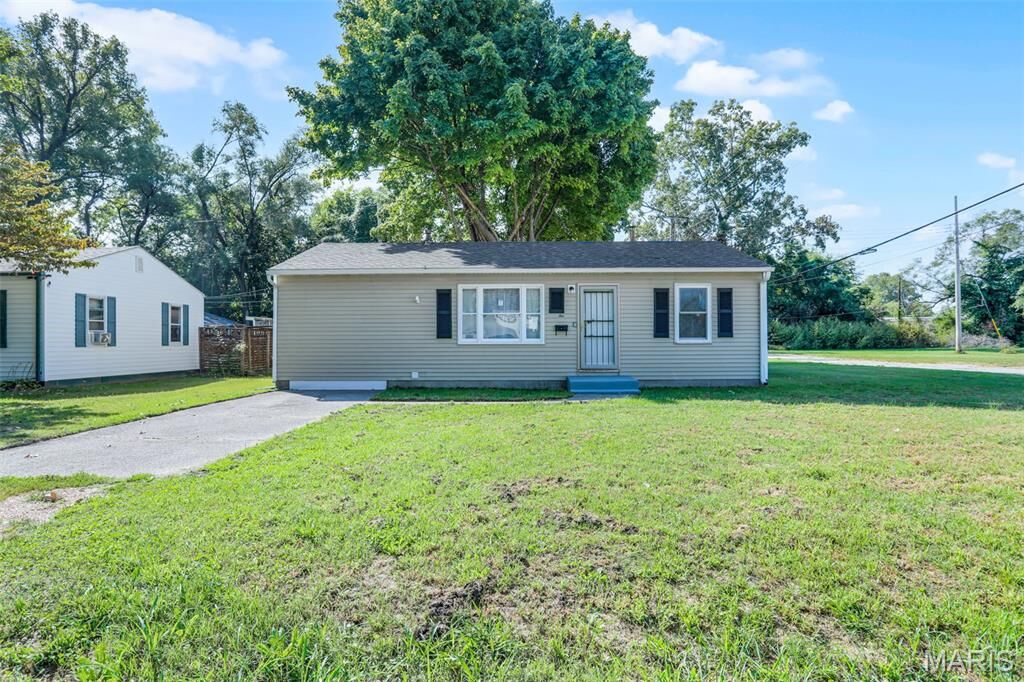 Property Photo:  10 Edgar Street  IL 62206 