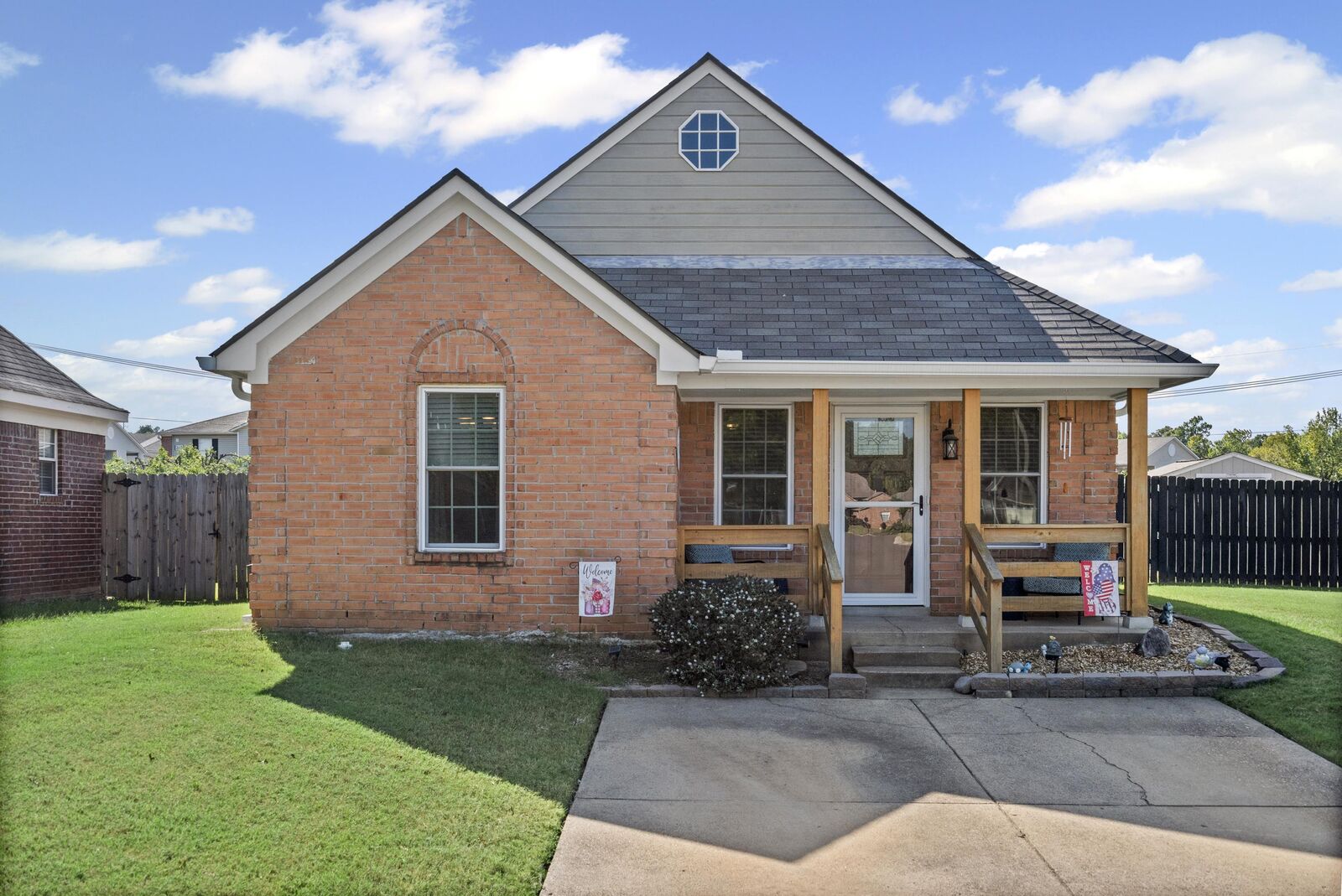 Property Photo: 5893 Kayla Dr MS 38671