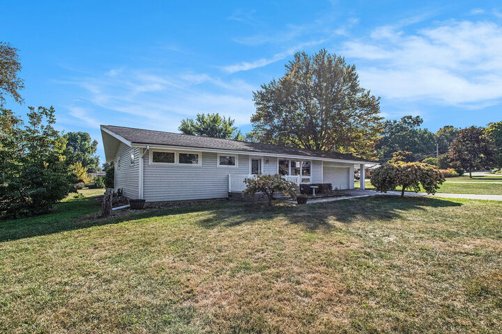 Property Photo: 1030 Joliet Drive MI 49120