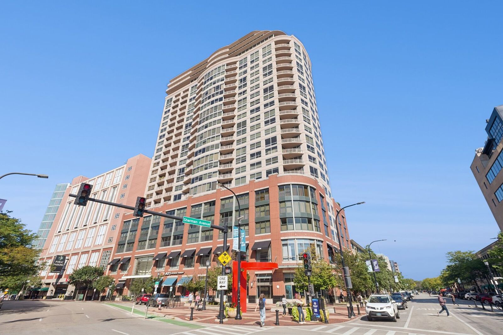 Property Photo:  807 Davis Street 810  IL 60201 