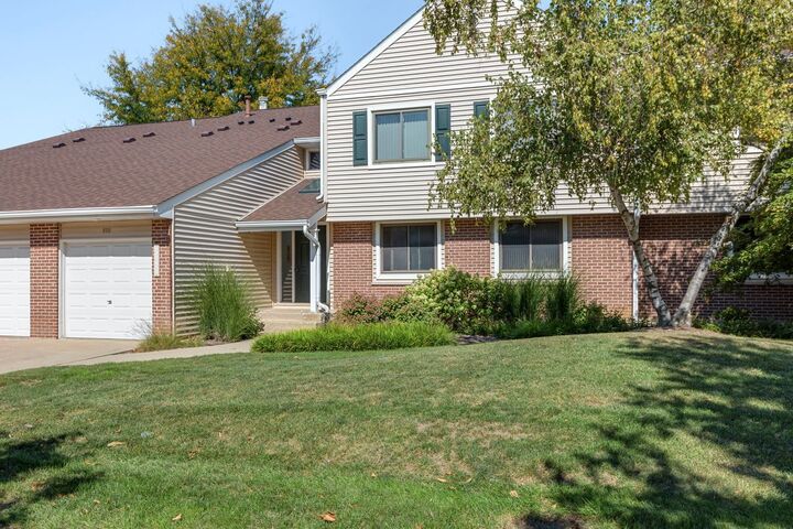 938 Hidden Lake Drive 938  Buffalo Grove IL 60089 photo