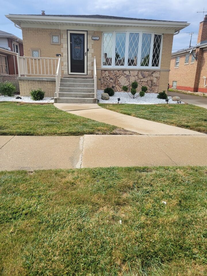 8554 S Keating Avenue  Chicago IL 60652 photo