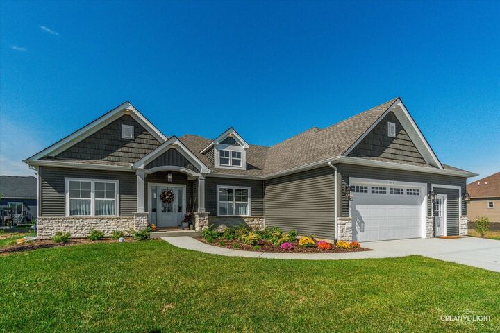 Property Photo:  668 Cumberland Lane  IL 60543 