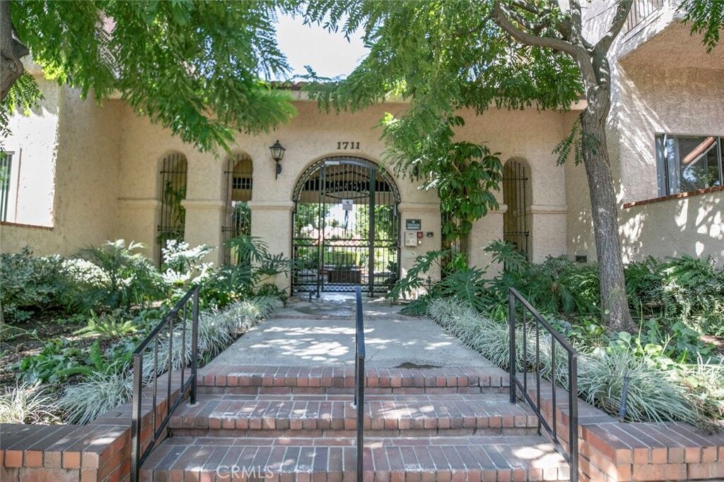 Property Photo:  1711 Grismer 97  CA 91504 