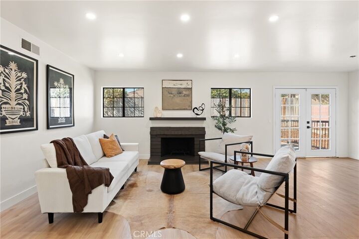 Property Photo:  805 Vinemead  CA 90601 