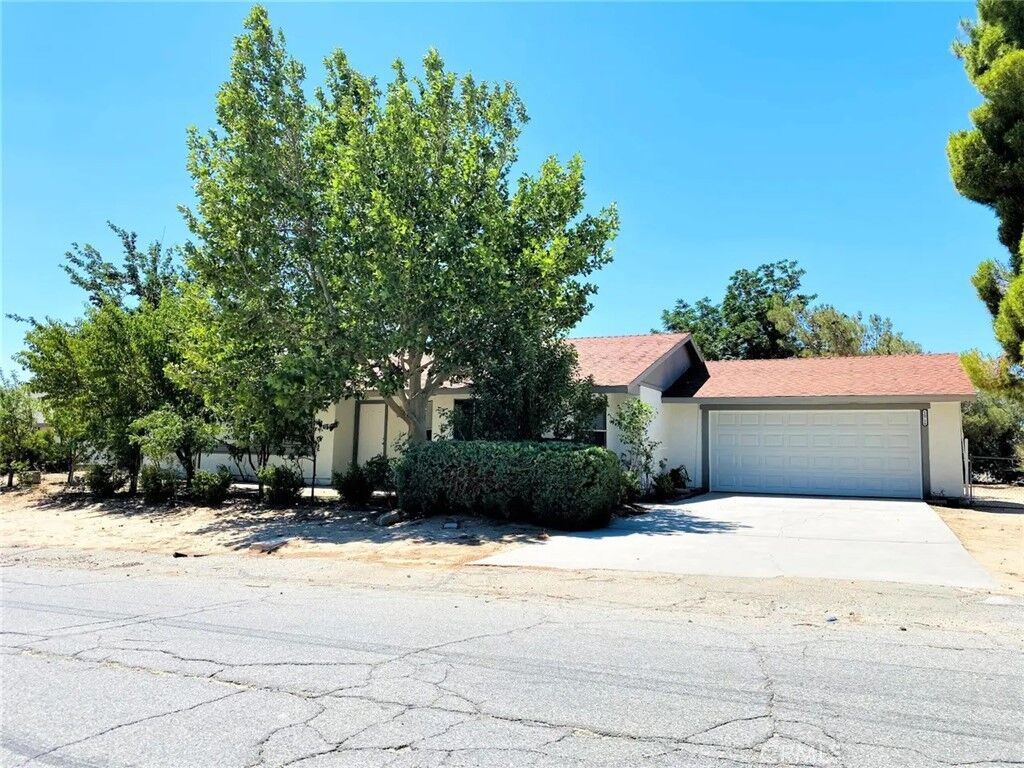 Property Photo: 16716 Stagecoach CA 93591