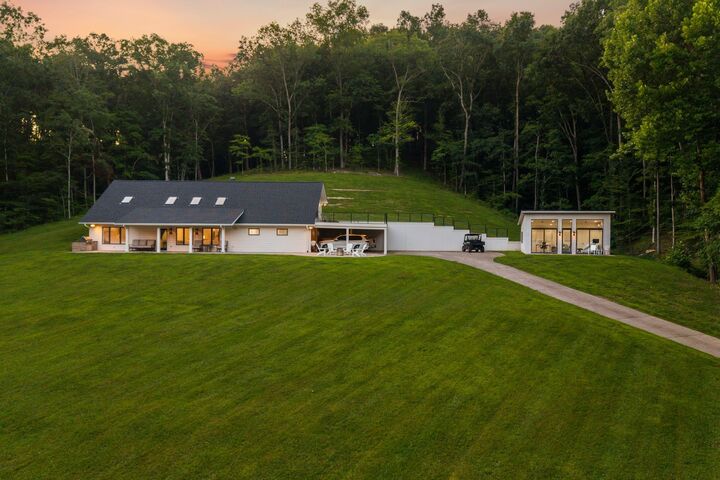 Property Photo: 5204 Drury Ln TN 37064